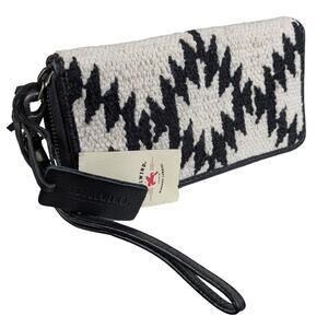 Idyllwind Caraway Wallet Black & White Southwestern Print Woven Wristlet